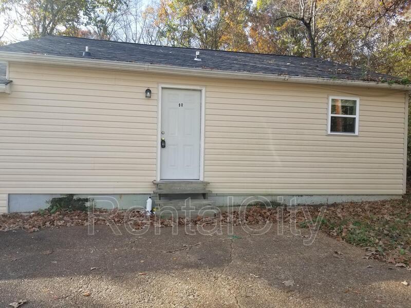 9 Redleaf Pl Unit **Section 8 Jackson, TN 38305 Condo for