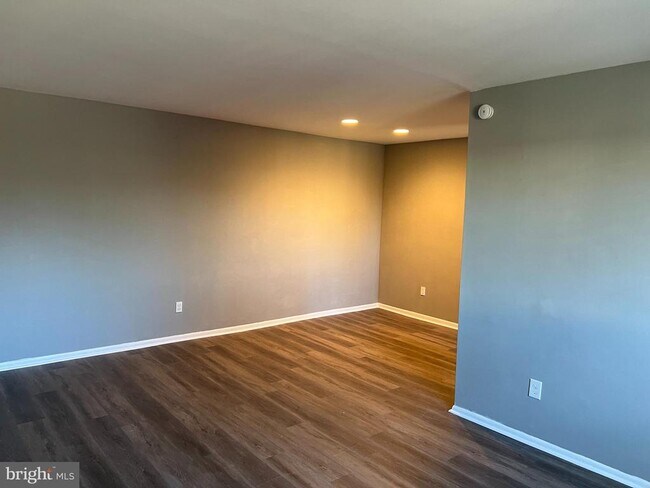 Building Photo - 9921 Bustleton Ave