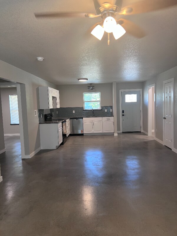 Building Photo - 404 Scott St