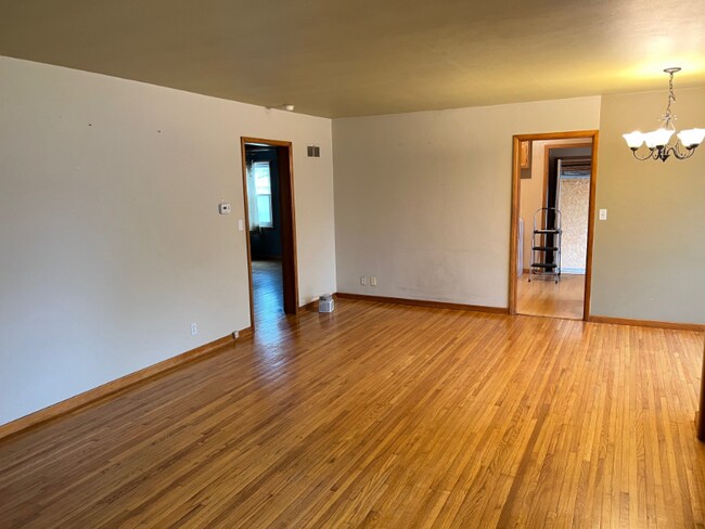 Building Photo - 106 F St