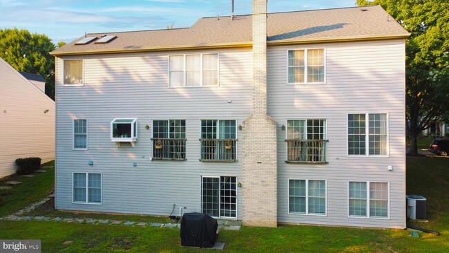 Building Photo - 5 Milestone Manor Ct