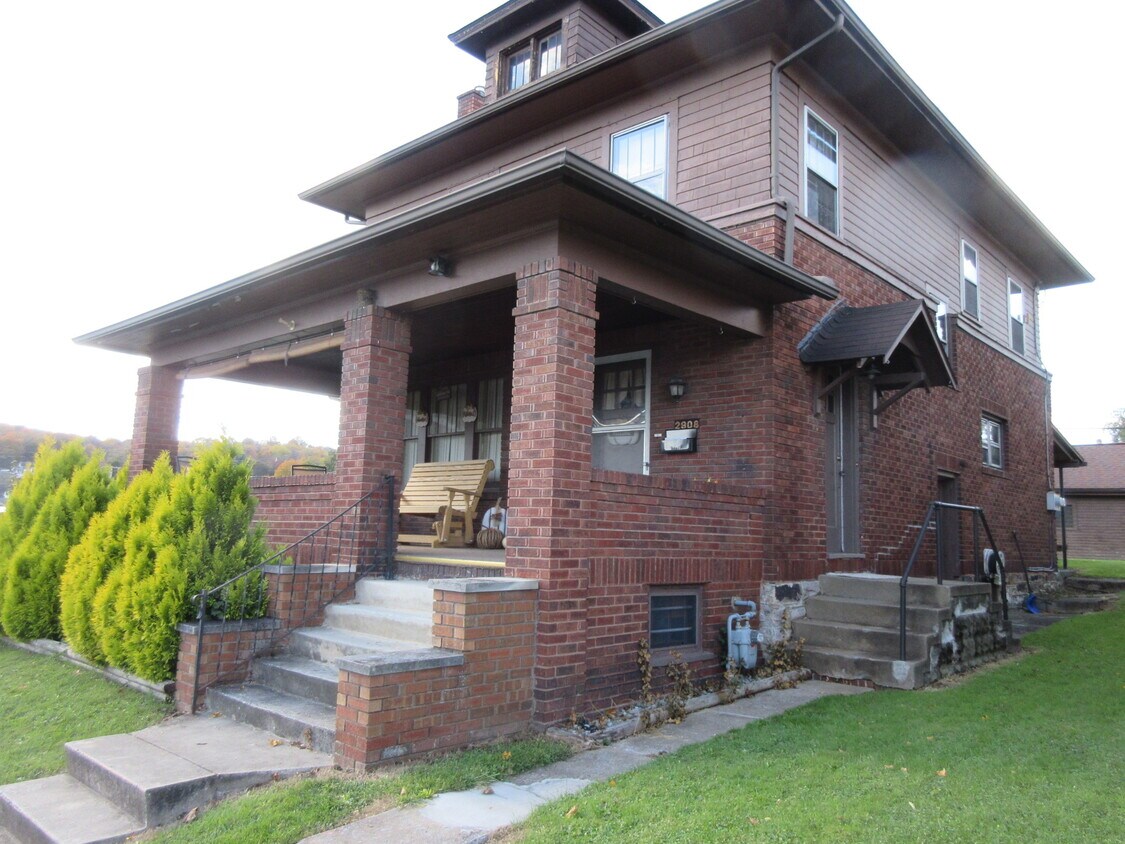 Primary Photo - 2908 Oak Ave