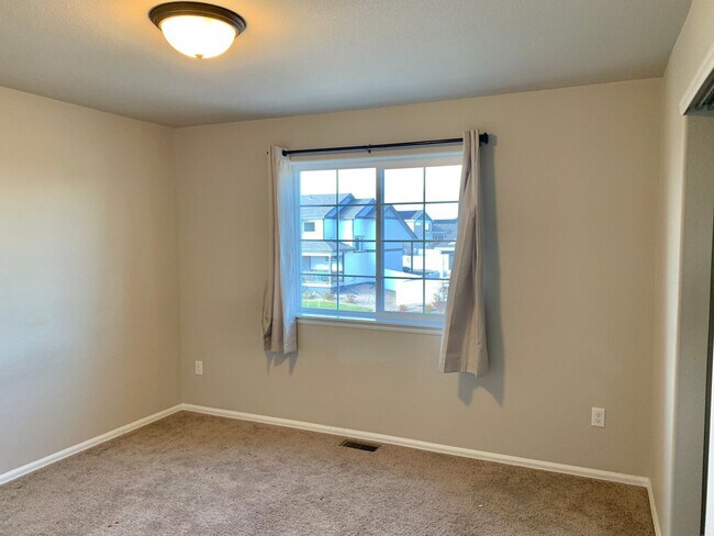 Foto del edificio - Beautiful 4 Bed/3 Bath West Greeley Home –...