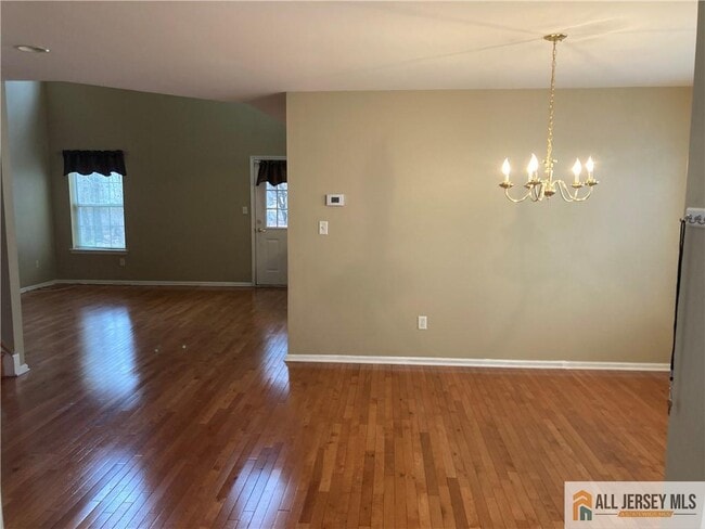 Foto del edificio - 212 Hawthorne Rd