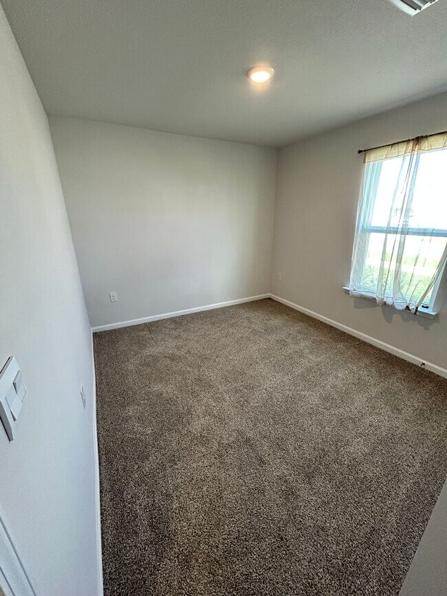 Building Photo - 6380 Bellavia Ln