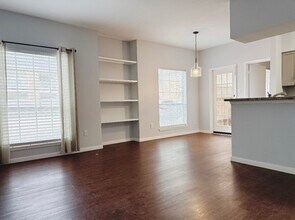 Building Photo - 2626 Holly Hall St