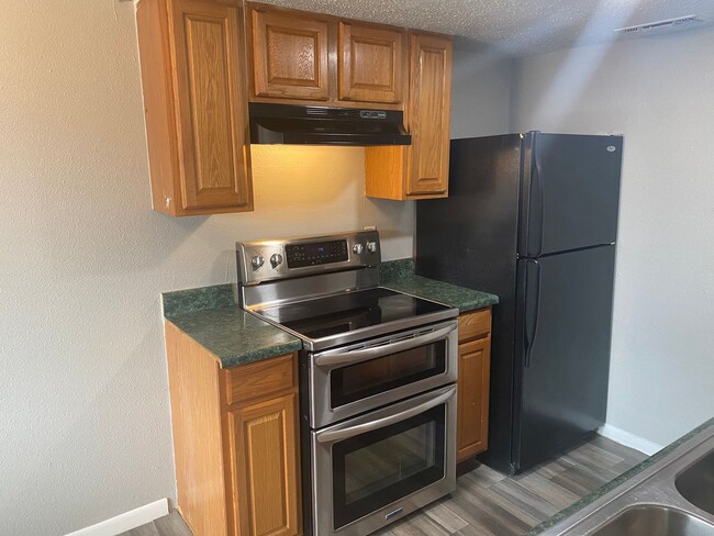 Foto del edificio - 503 E Courtland Pl