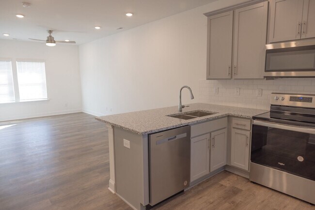 Foto del edificio - 1810 Matthews-Mint Hill Rd