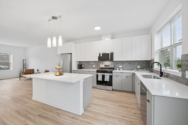 Foto del edificio - Brand-New Luxury 2-Bedroom Townhomes with Garage | Oak Forest, IL  $500 Move in Fee waived, make ...