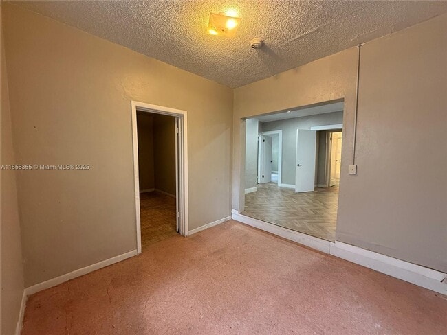 Foto del edificio - 552 NW 1st St