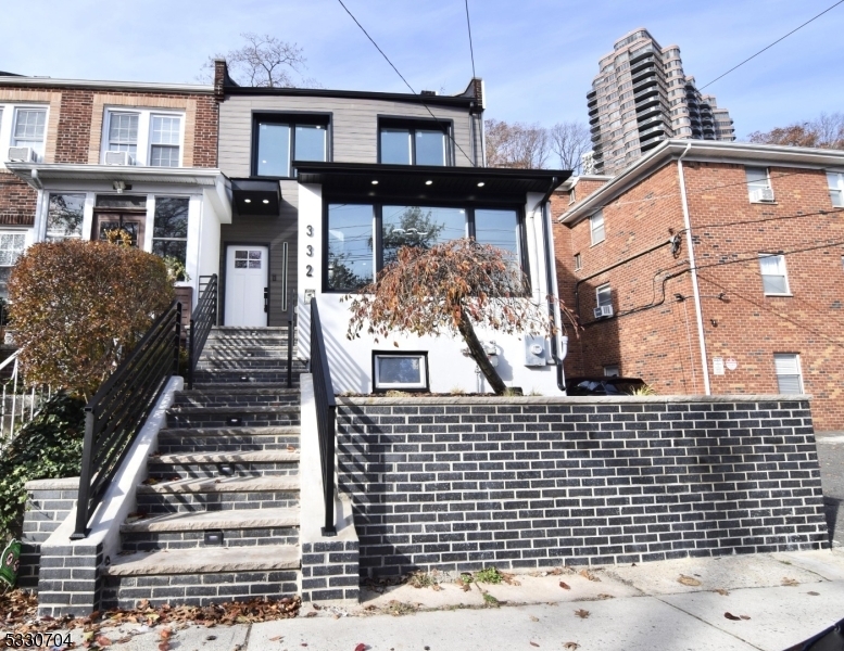 Foto principal - 332 Undercliff Ave