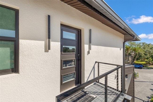 Building Photo - 12400 Capri Cir N