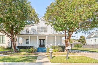 Building Photo - 6640 Louisville St