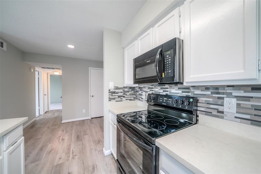 Primary Photo - 3900 Woodchase Dr