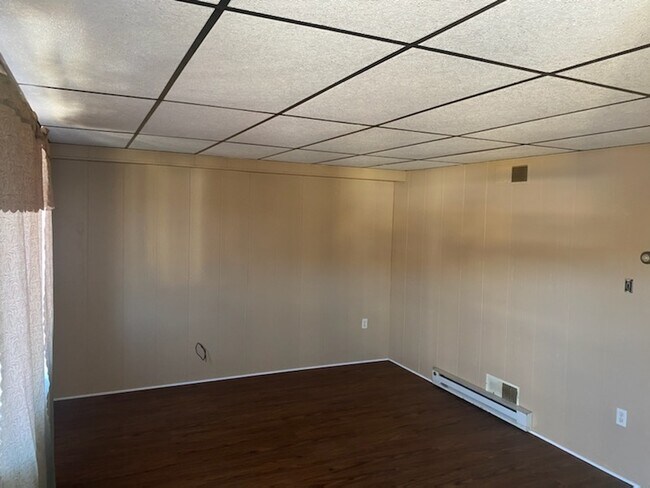Building Photo - 301 W Maiden St
