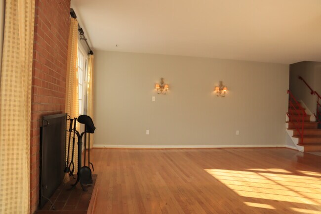 Building Photo - 5801 Bucknell Terrace