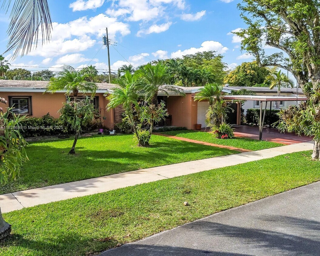 Foto principal - 9460 SW 53rd St