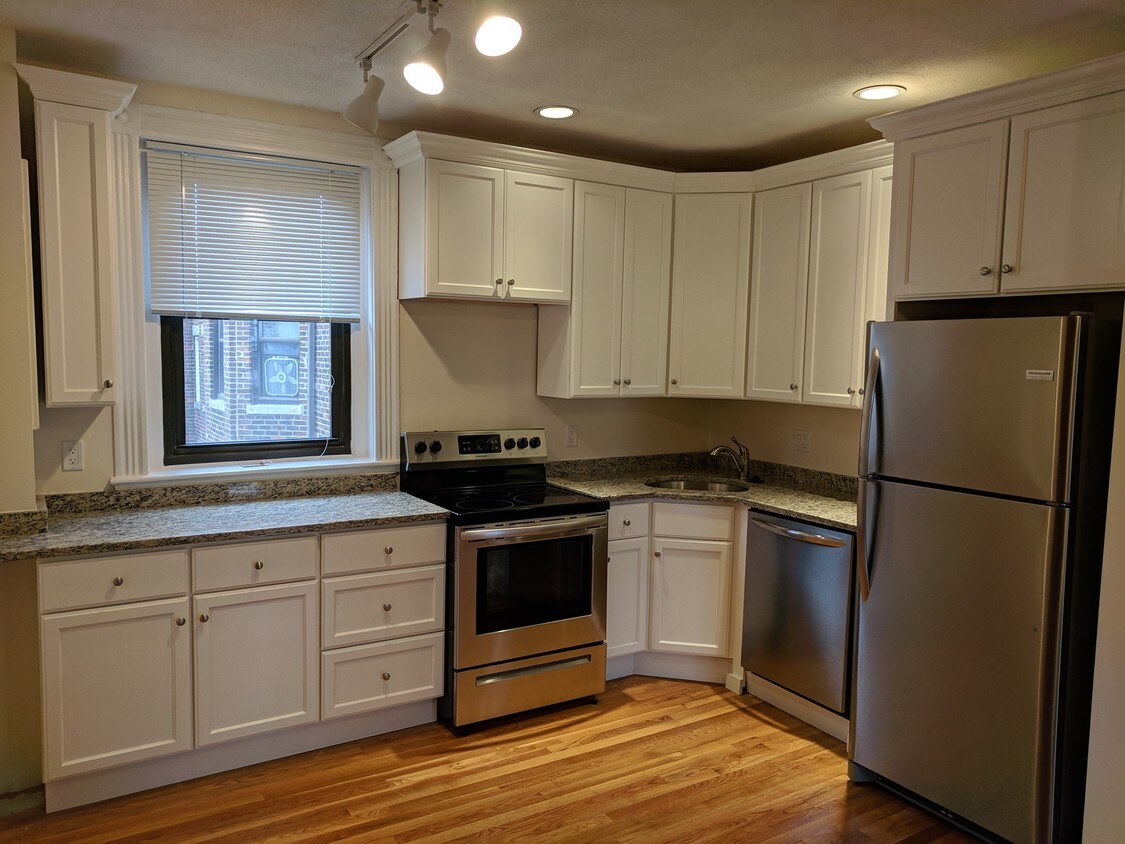 Primary Photo - 108 Jersey St
