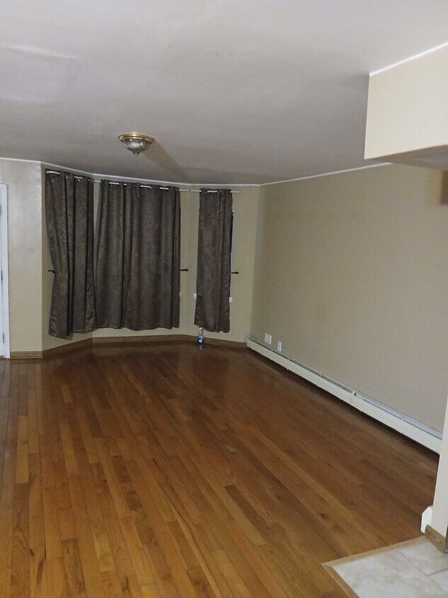 Foto principal - 367 Ashford St