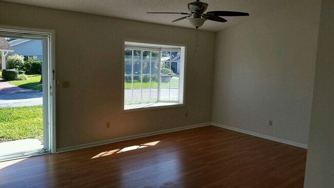 Foto del edificio - June special 50% off 1st months rent in Fa...