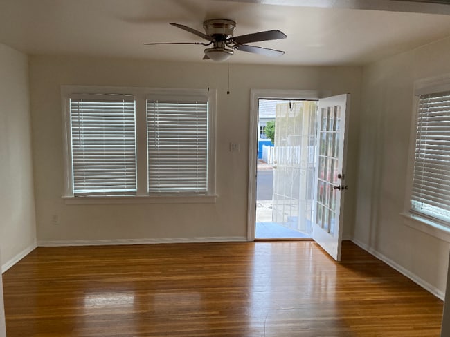 Building Photo - 3824 Goldwyn Terrace