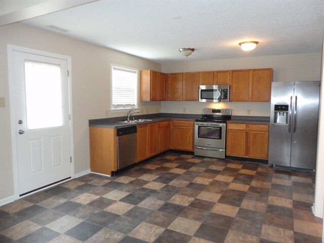 Building Photo - 10812 Parker Dr