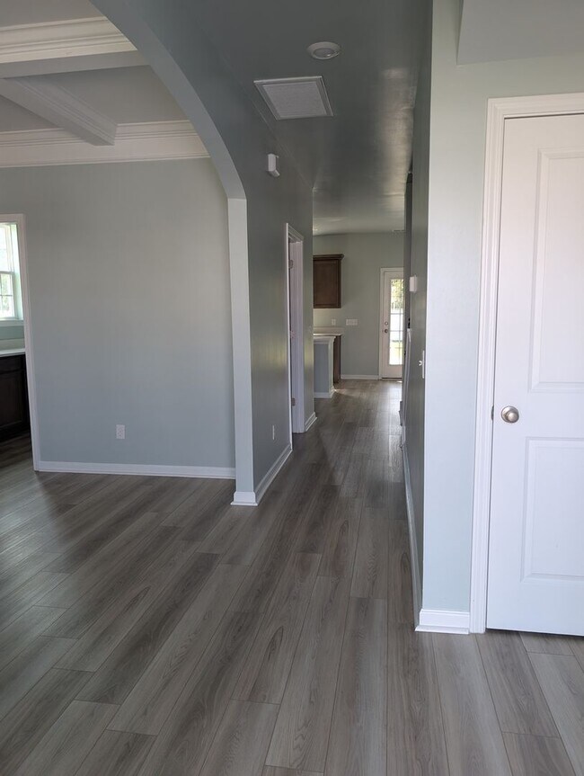 Foto del edificio - Spacious 4BR / 2.5BA home in a gated commu...