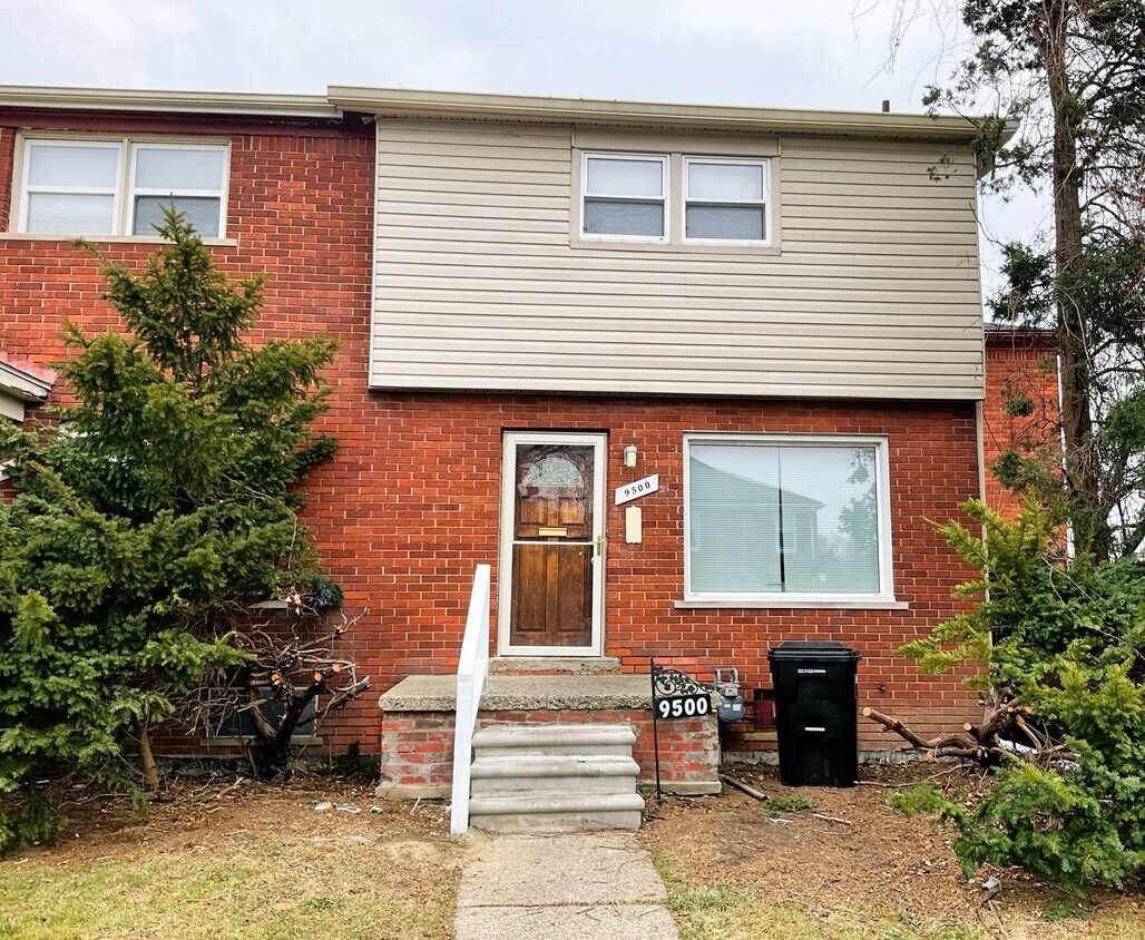 Building Photo - 9500 Stahelin Ave