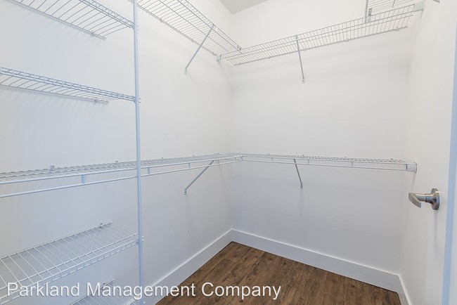 Building Photo - 312 23rd St