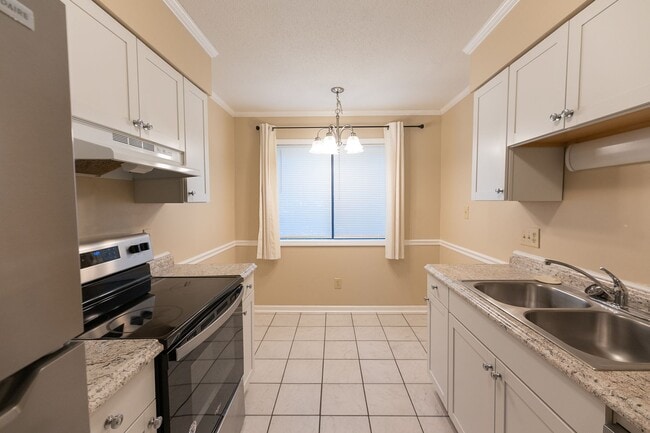 Building Photo - 185 Forest View Dr