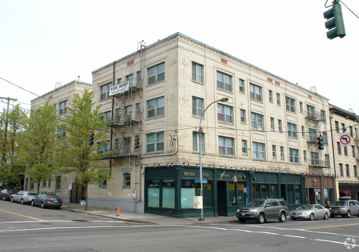 Foto del edificio - Edington Court Apartments