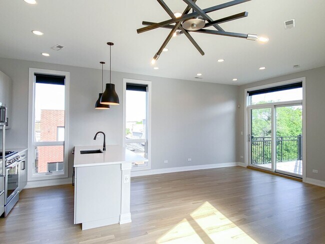 Foto del edificio - 1053 W Cornelia Ave