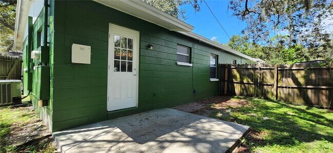 Foto del edificio - 2254 19th Ave SW