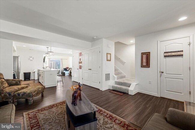 Foto del edificio - 35 Mengel Rd