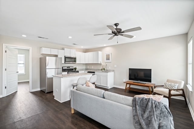 Foto del edificio - 3425-3425 Brooke Pl