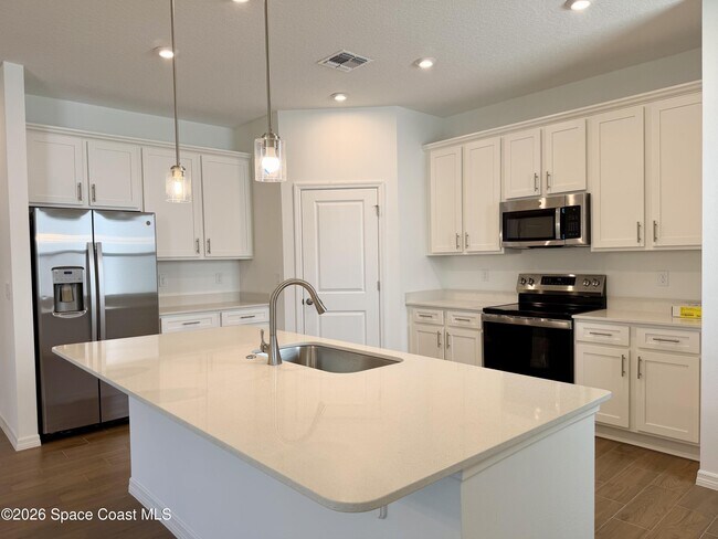 Foto del edificio - 917 Castleford Ave NE