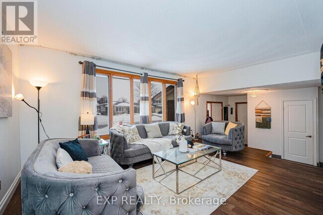 Building Photo - 84 Wimbleton Crescent