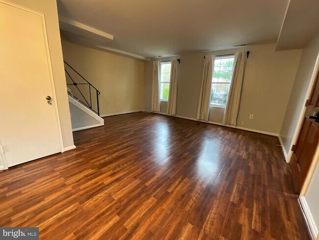 Foto del edificio - 3719 Ingalls Ave