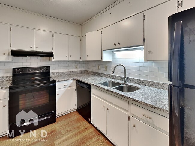 Foto del edificio - 808 E Spring St