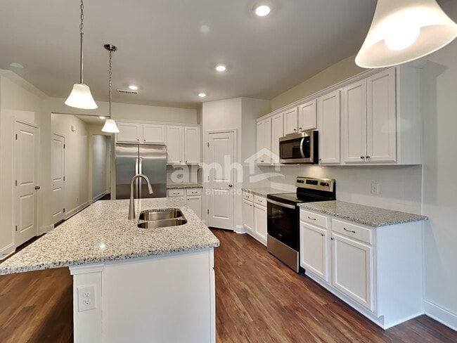 Building Photo - 5912 Hagar Vly Dr