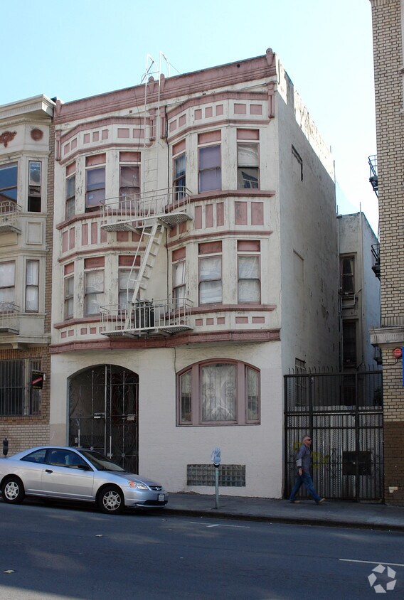 Primary Photo - 324 Hyde St