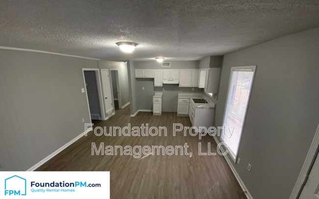 Building Photo - 901 Chesterton Drive