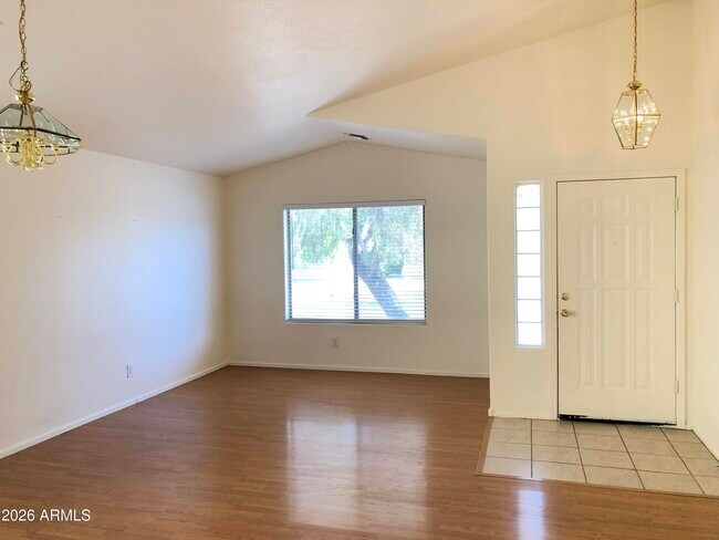 Foto del edificio - 16668 W Belleview St