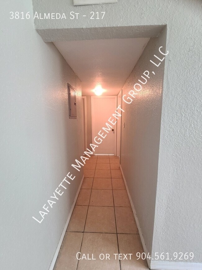 Building Photo - 3816 Almeda St