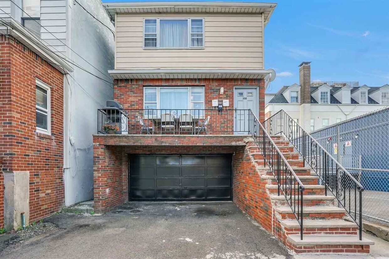 Primary Photo - 398 Jersey Ave