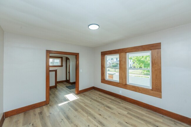 Foto del edificio - 2233 E 33rd St