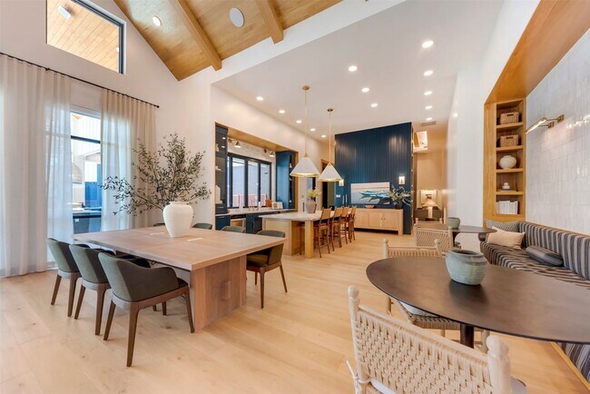 Foto del edificio - 2908 E Howard Ln