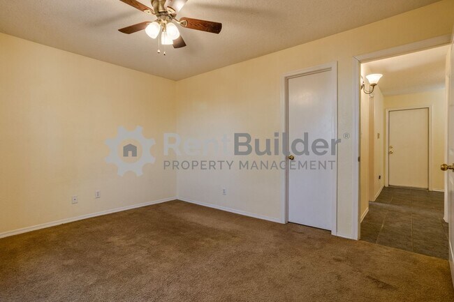 Foto del edificio - 708 Shire St SW
