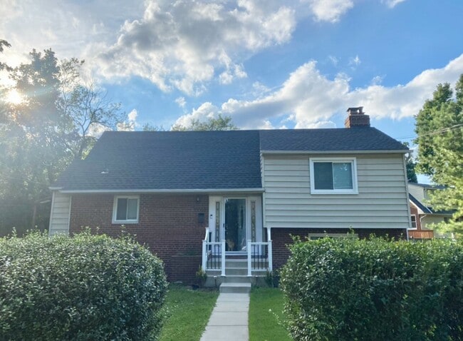 Photo - 10000 Kinross Ave (Silver Spring, MD) House