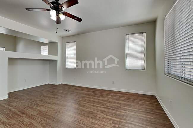 Building Photo - 17403 W Langer Ln